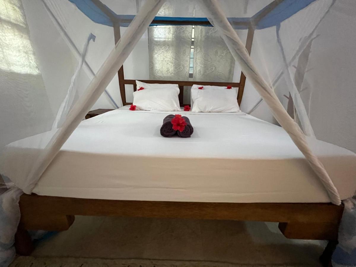 Chikachika Beach B&B Нунгви Экстерьер фото