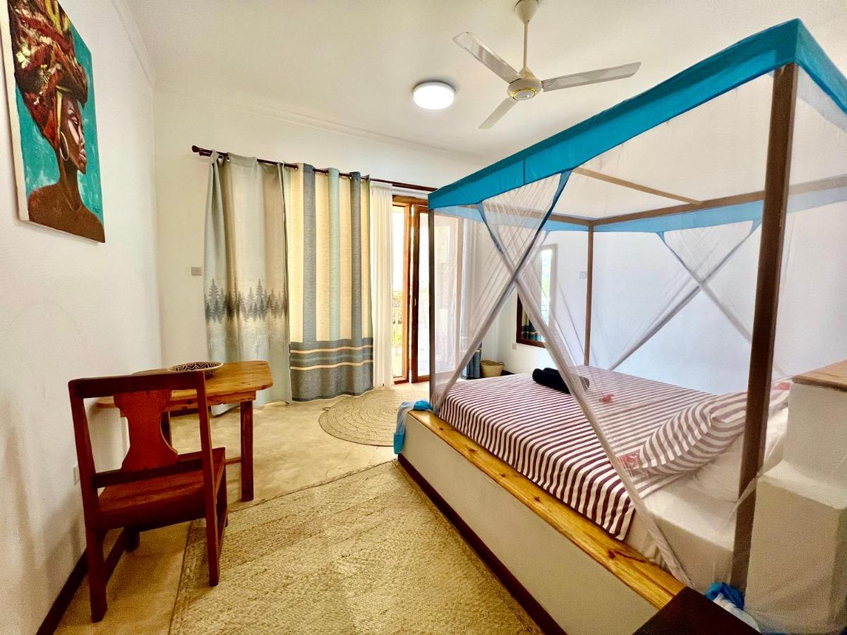 Chikachika Beach B&B Нунгви Экстерьер фото