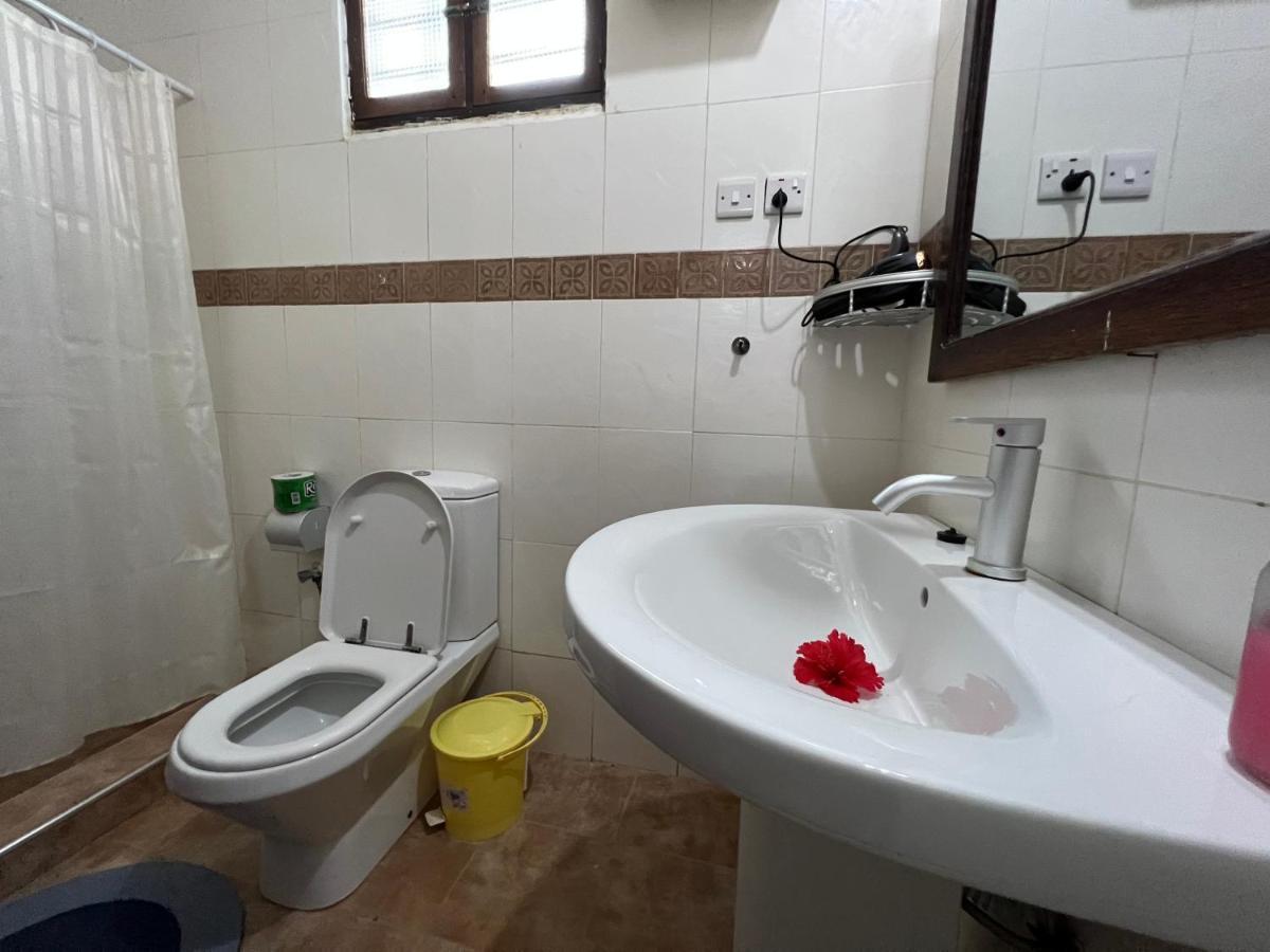 Chikachika Beach B&B Нунгви Экстерьер фото