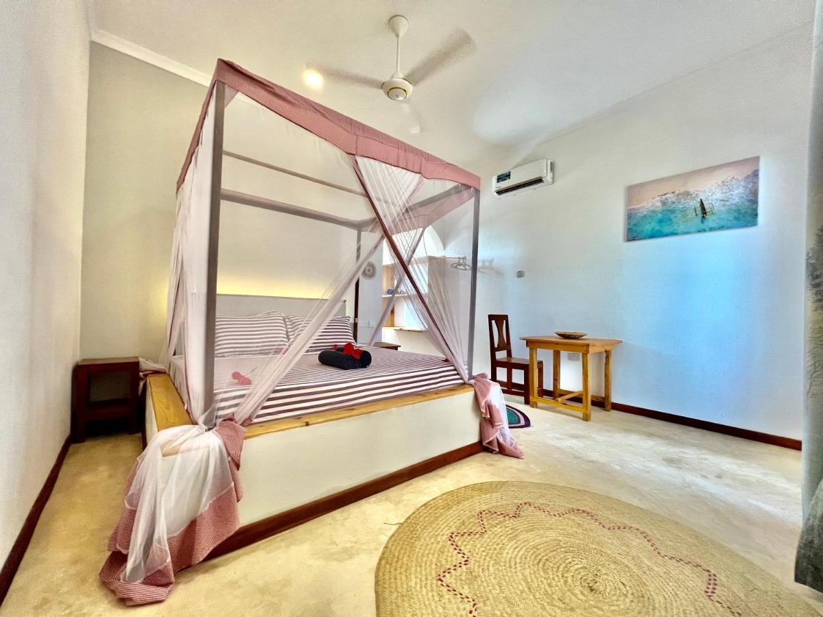 Chikachika Beach B&B Нунгви Экстерьер фото