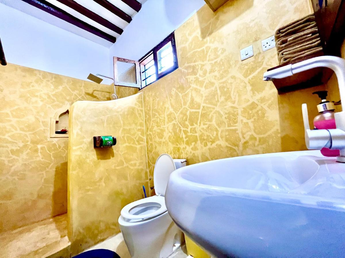 Chikachika Beach B&B Нунгви Экстерьер фото