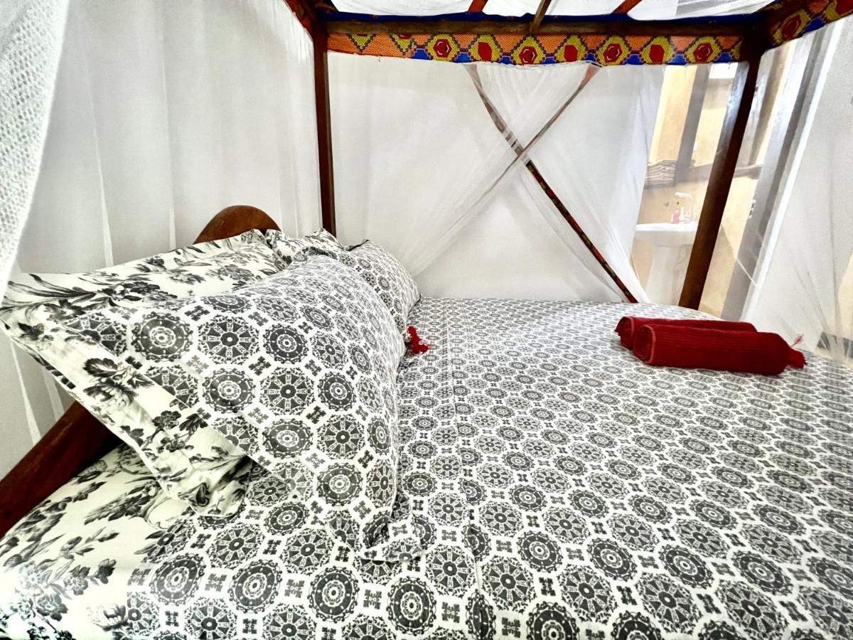 Chikachika Beach B&B Нунгви Экстерьер фото