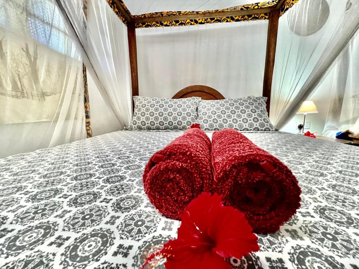 Chikachika Beach B&B Нунгви Экстерьер фото
