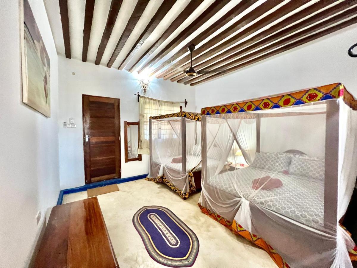 Chikachika Beach B&B Нунгви Экстерьер фото
