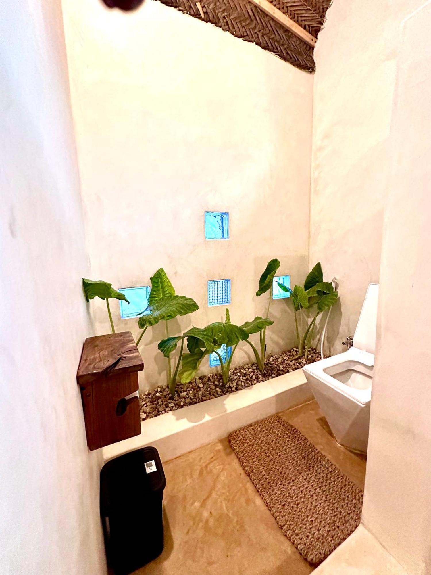 Chikachika Beach B&B Нунгви Экстерьер фото