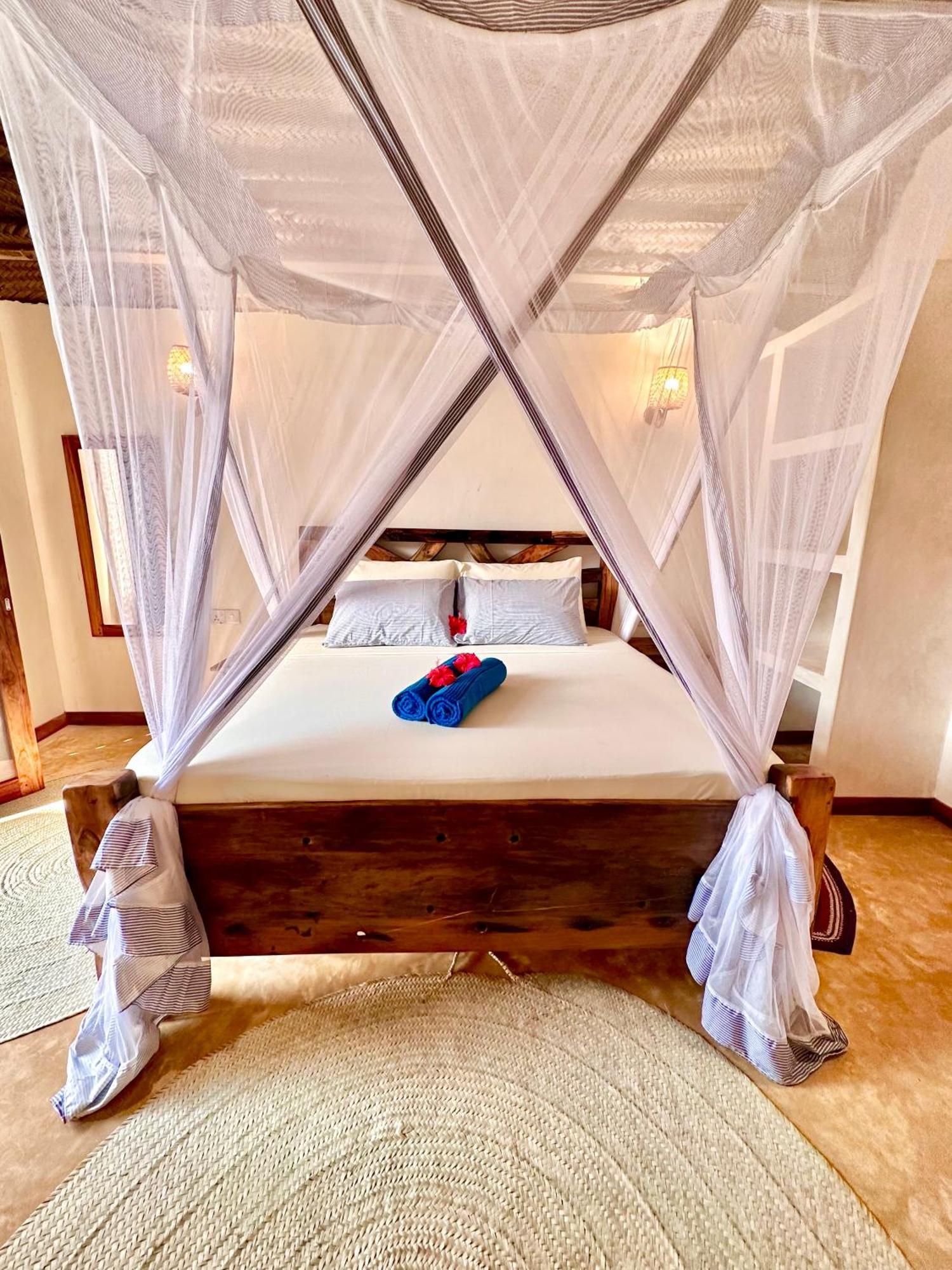 Chikachika Beach B&B Нунгви Экстерьер фото