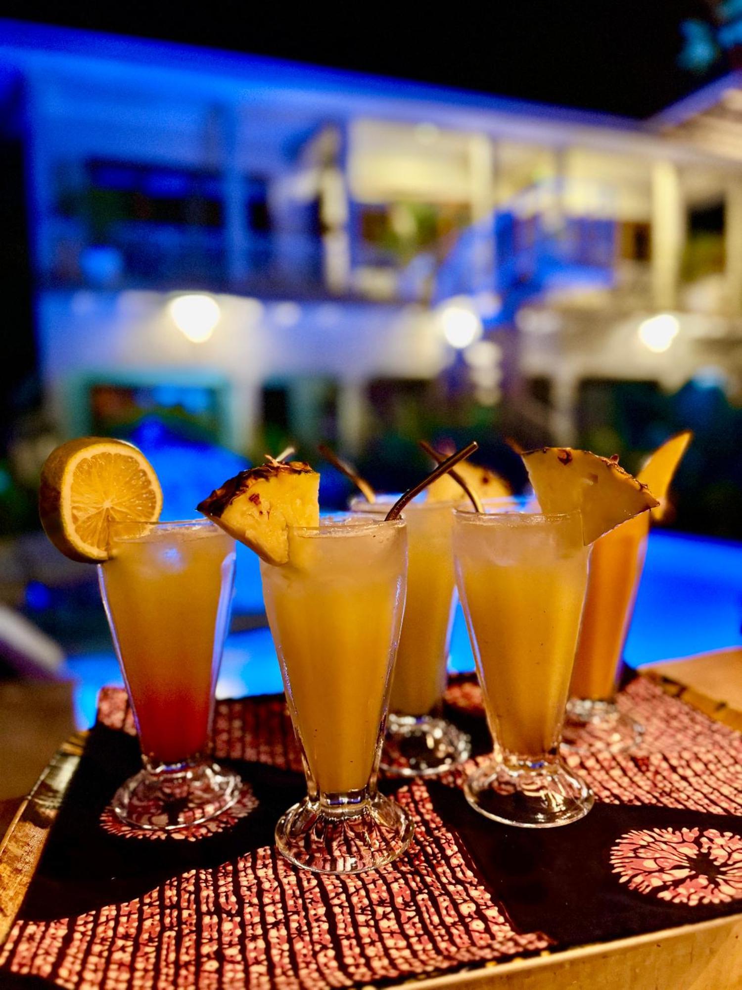 Chikachika Beach B&B Нунгви Экстерьер фото